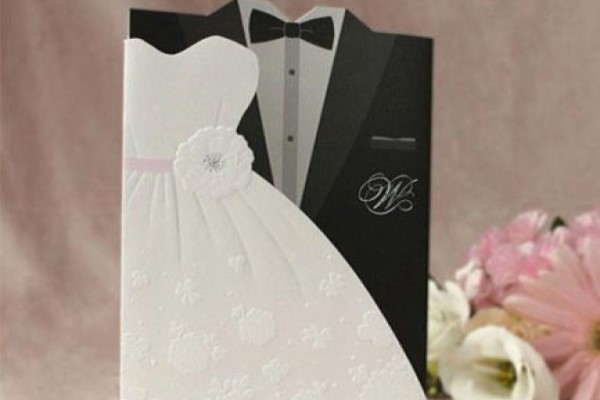 نمونه کارت عروسی با طرح لباس عروس و داماد