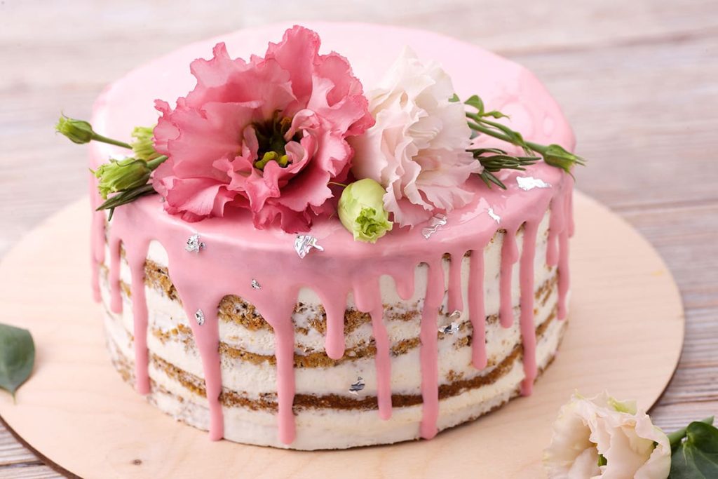 دیزاین کیک تولد با استفاده از فوندانت (3)