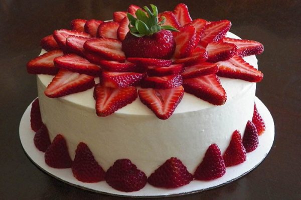 دیزاین کیک تولد با استفاده از فوندانت (5)