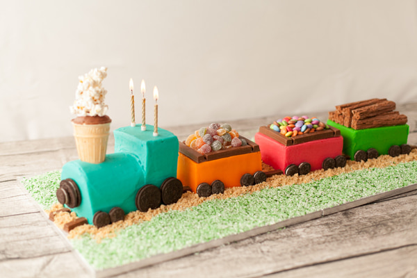 تزئینات فانتزی کیک تولد پسرانه