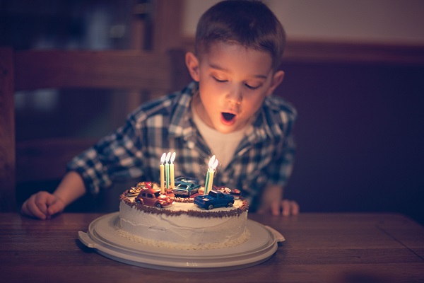 سه مدل از بهترین ایده های تزئین کیک تولد پسرانه (2)