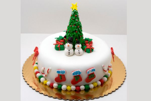 کیک تولد بچگانه زمستانی طرح بابانوئل